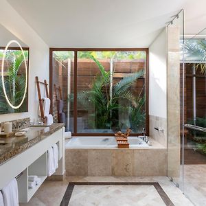 Beach Front Casita Two Queen Beds Private Stairway to the Beach – Butler Service